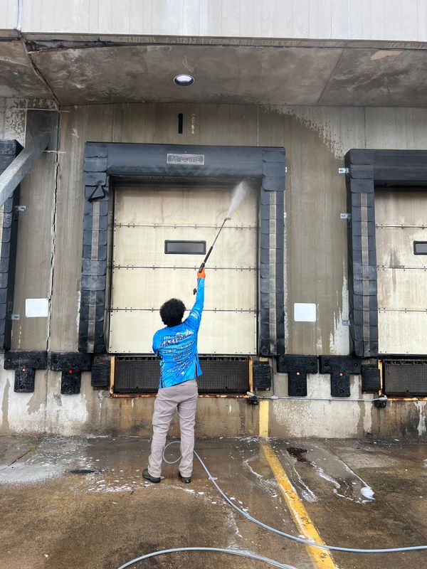 Commercial Pressure Washing
