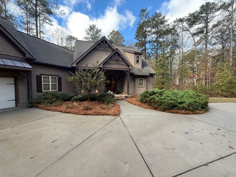 Mulch, Pine straw & Rock Landscaping Installs