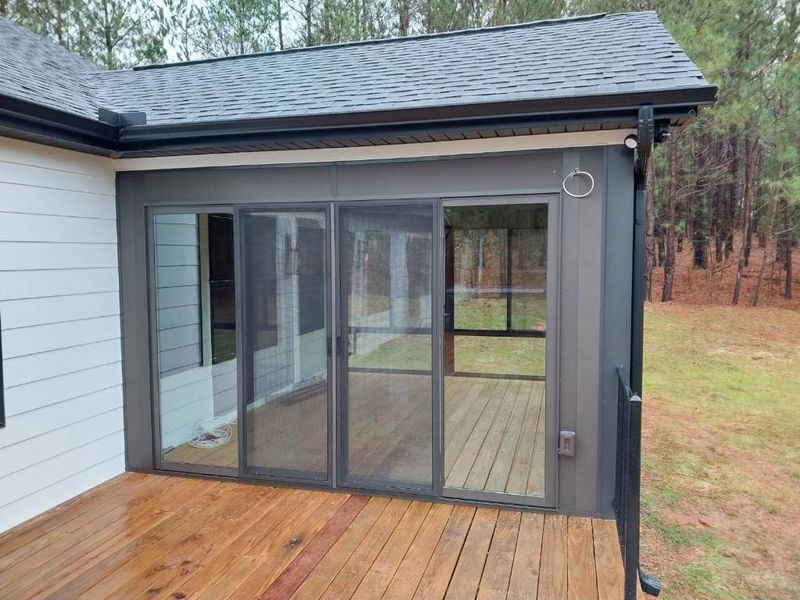3 Season rooms Eze Breeze