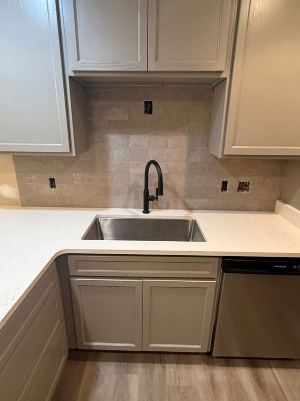 Kitchen Backsplash Installation