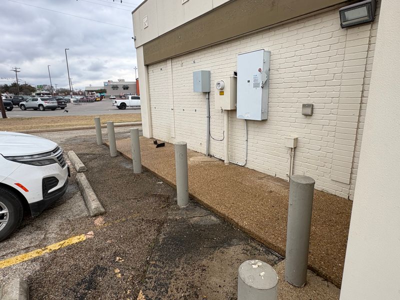 Driveway and Sidewalk Cleaning