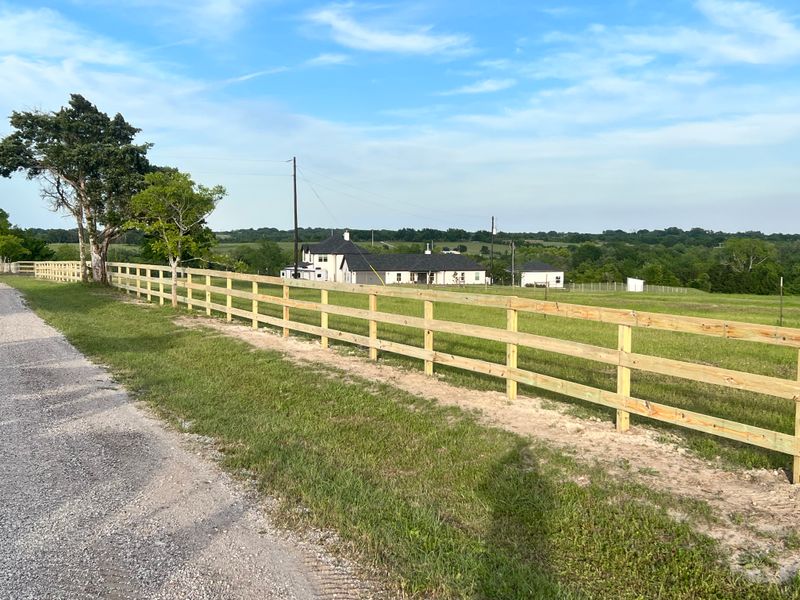 3 or 4 Board 5ft Fence