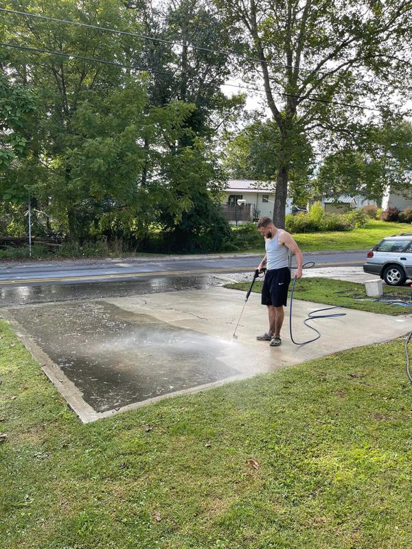 Driveway and Sidewalk Cleaning & Sealing
