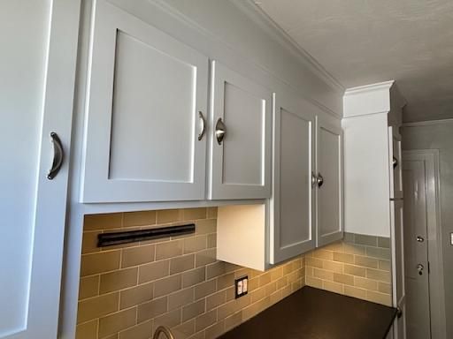 FINISH CARPENTRY & CUSTOM WORK