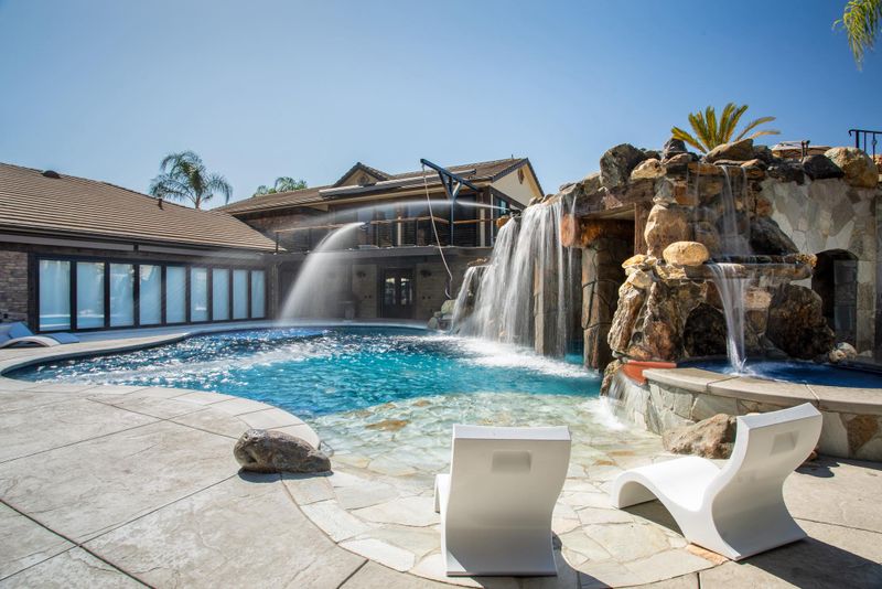 Custom Pool Construction