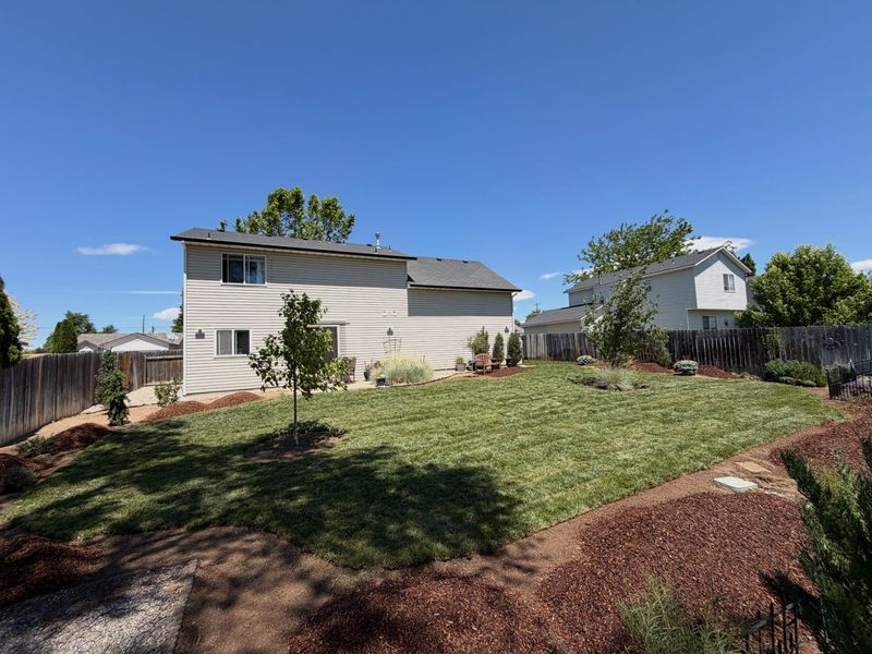 Commercial Lawn Maintenance