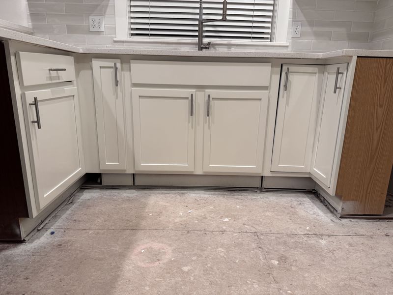 Kitchen and Cabinet Refinishing gallery