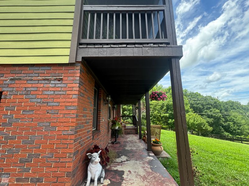 Serene Screened Retreat in Greenville