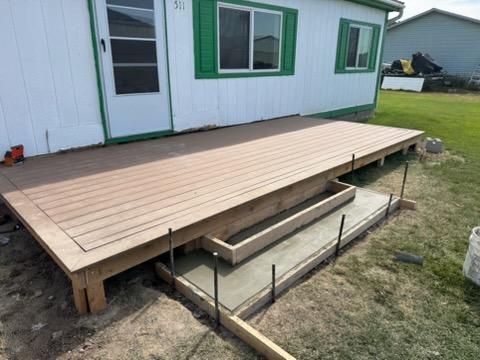 Custom decks & handrails