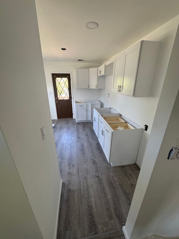 Vinyl and hardwood Flooring
