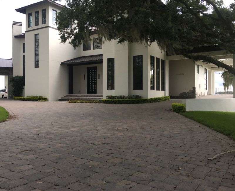 Lakeside Elegance: A Stunning Exterior Transformation in Winter Park