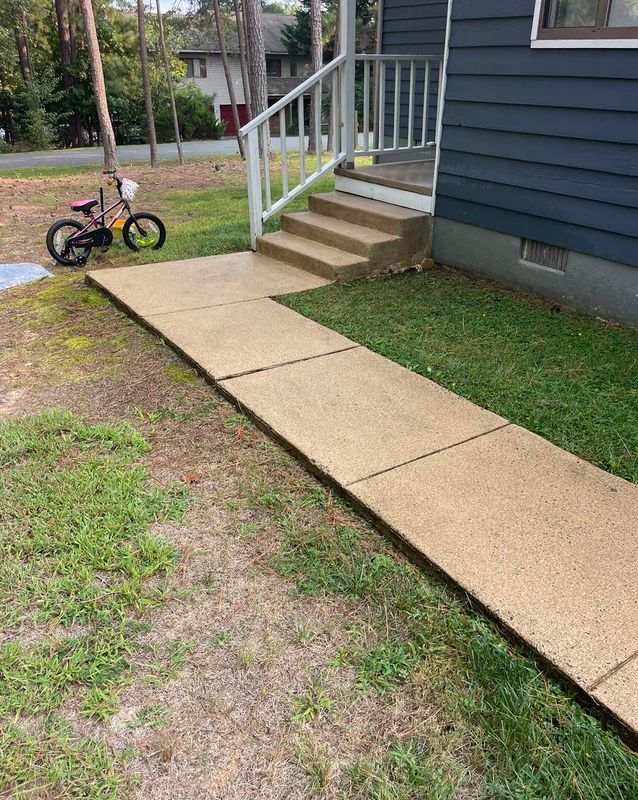 Driveway and Sidewalk Cleaning