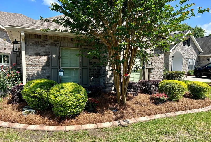 Landscape Bed Maintenance