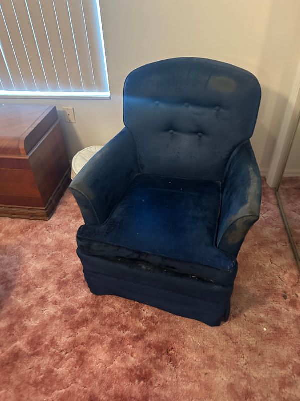 Effortless Declutter: Stack's JUNK Removal Transforms Your Space