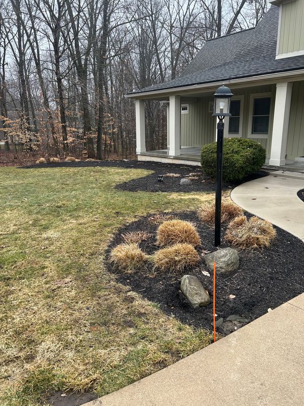 Fresh Mulch Installation for a Polished Landscape