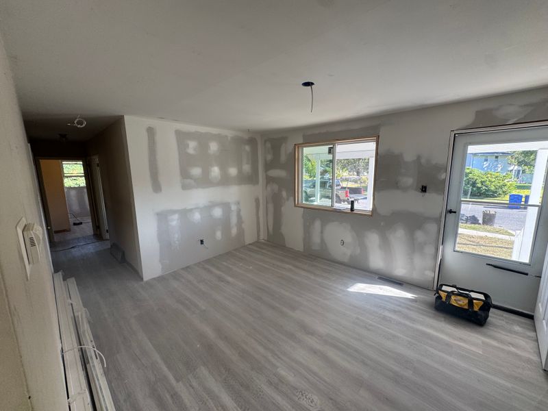 Vinyl and hardwood Flooring