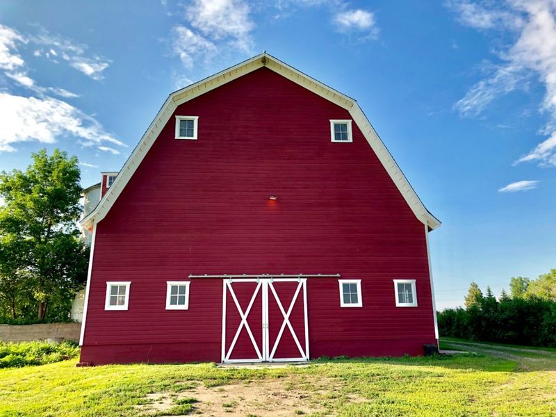 Barn Building