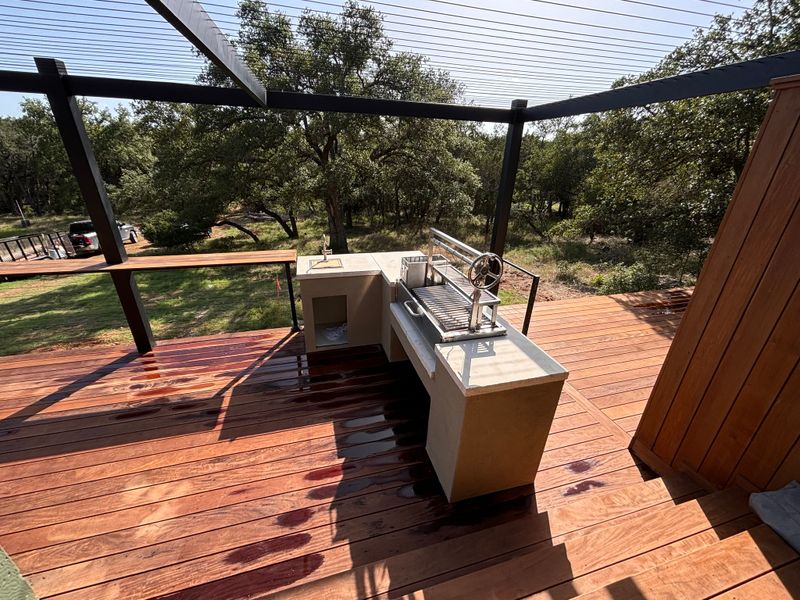 DECKING