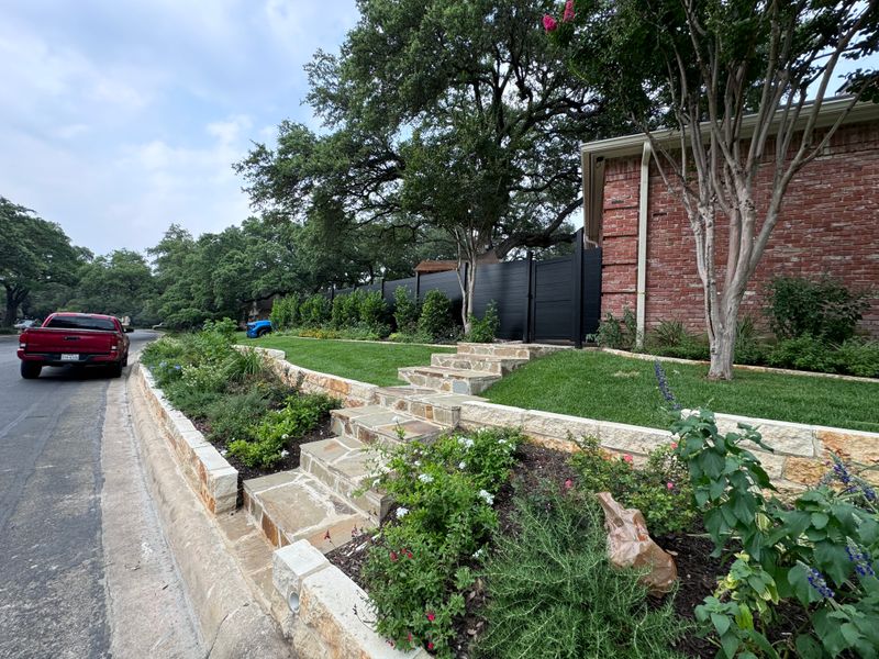 Sleek Fence 