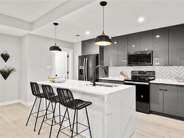 Kitchen & Bathroom Remodeling