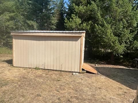 Deborgia Old School , an Old Shed Brought Back to Life