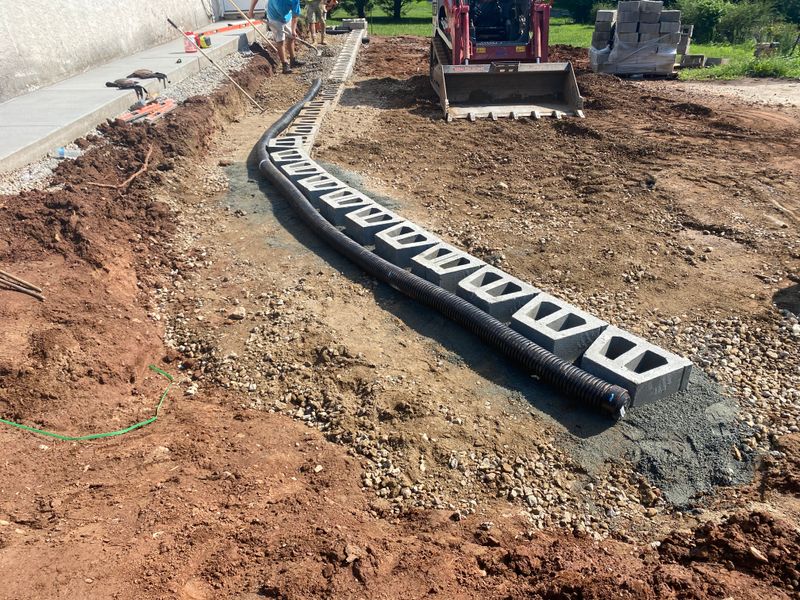 Hardscaping/pavers/retaining walls