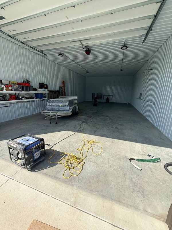 Transformative Flake Coating for Expansive 2000 Sq Ft Shop