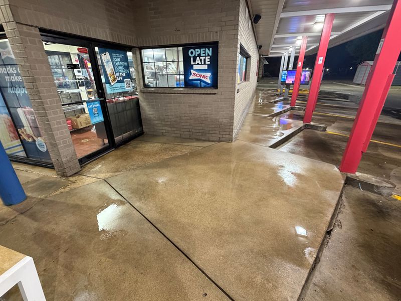 Driveway and Sidewalk Cleaning