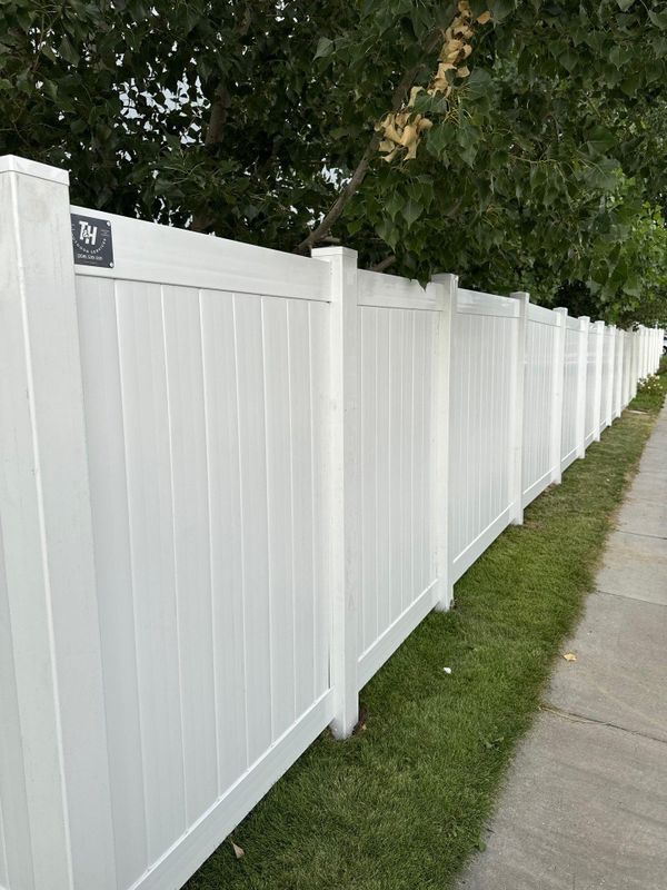 Vinyl Privacy Fence 