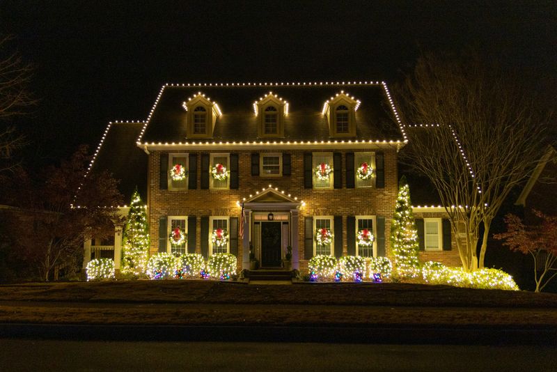 Residential Holiday Lighting