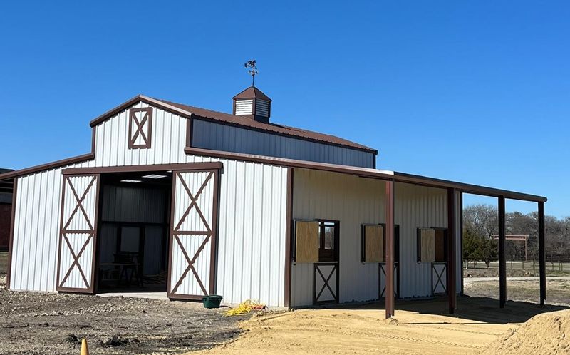 Custom Horse Barns