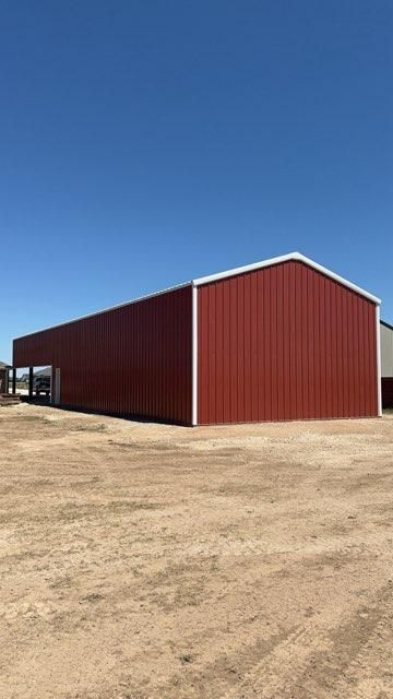Metal buildings 