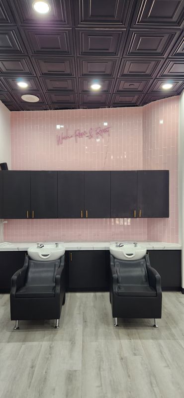 Accent walls/ Fireplace