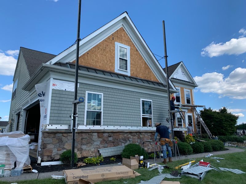 Laxs dr - windows, siding 