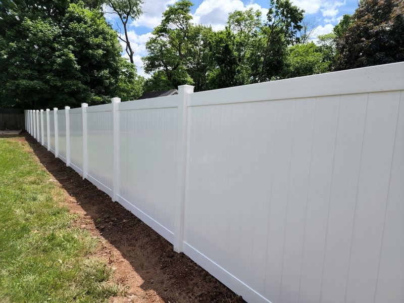 Transforming Spaces with Elegant Vinyl Fencing