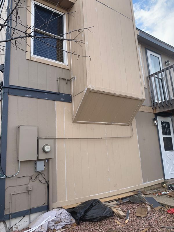 Siding Repairs & Repaint