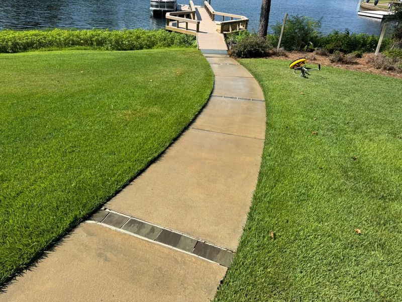 Driveway and Sidewalk Cleaning