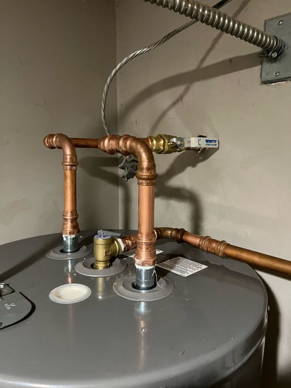 Franklin's Finest: Efficient Water Heater Installation by Dutton Plumbing, Inc.