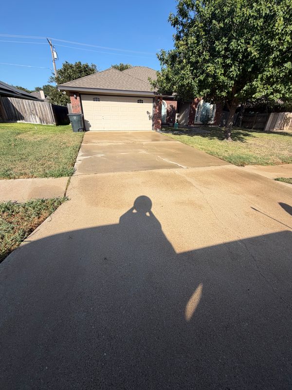 Driveway and Sidewalk Cleaning
