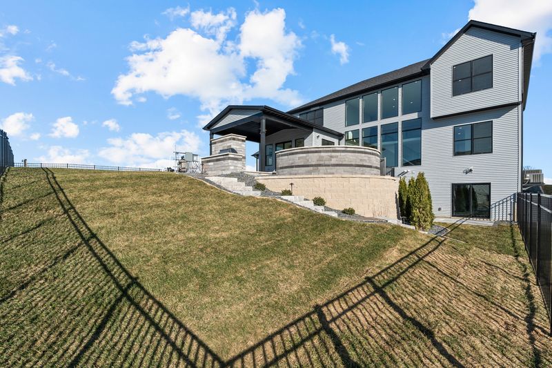 Elevate Your Lifestyle: Murrell Homes' Stunning Outdoor Retreat & Entertainment Oasis