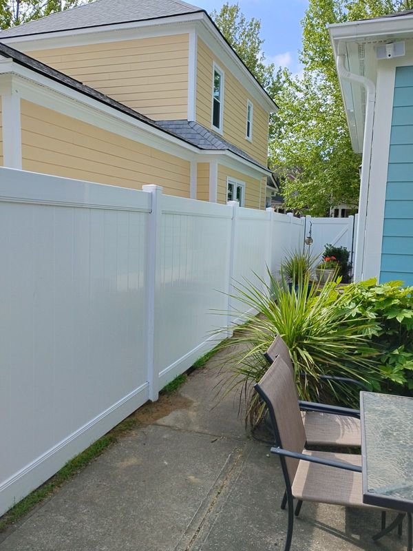 Vinyl fence 