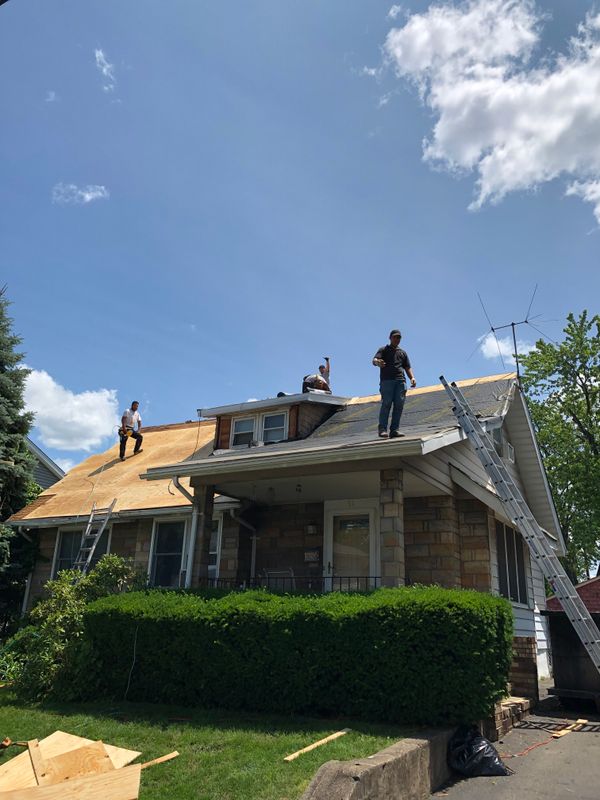 Revitalizing Homes with Premium GAF Shingle Roofing