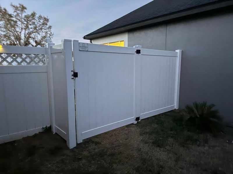 Vinyl Fencing