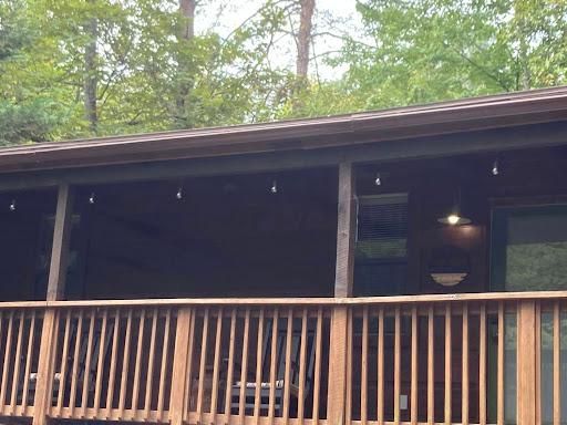 Cabin Staining