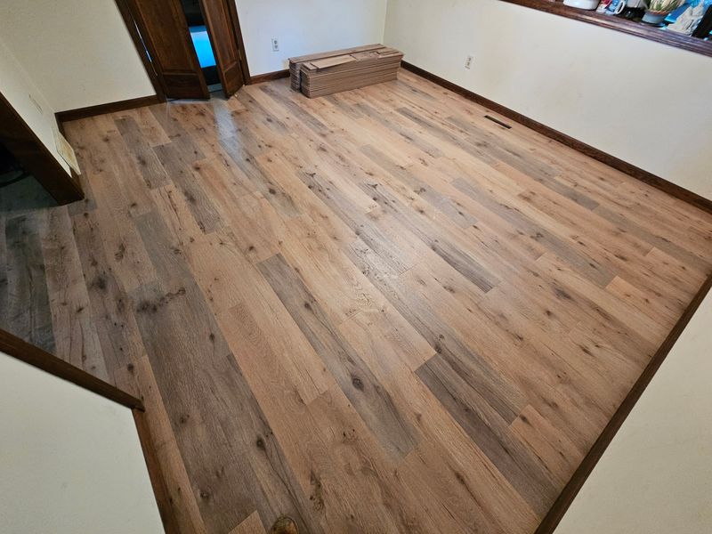 Laminate plank flooring