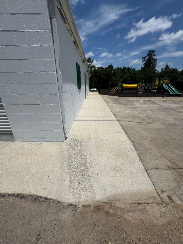 Driveway and Sidewalk Cleaning