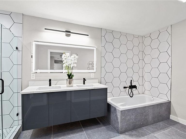 Kitchen & Bathroom Remodeling