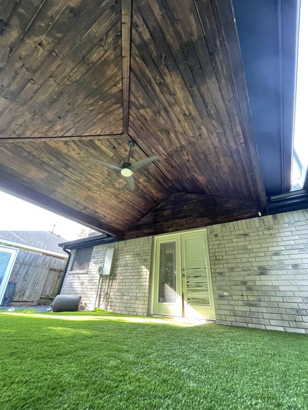 Outdoor Features