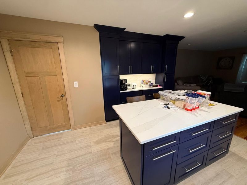 Elevating Elegance: Stunning Kitchen Transformation by Matlage Wall Finishes