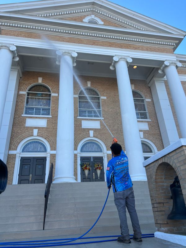Driveway and Sidewalk Cleaning